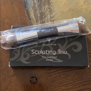 Younique Sculpting Trio (light skin tones), brush